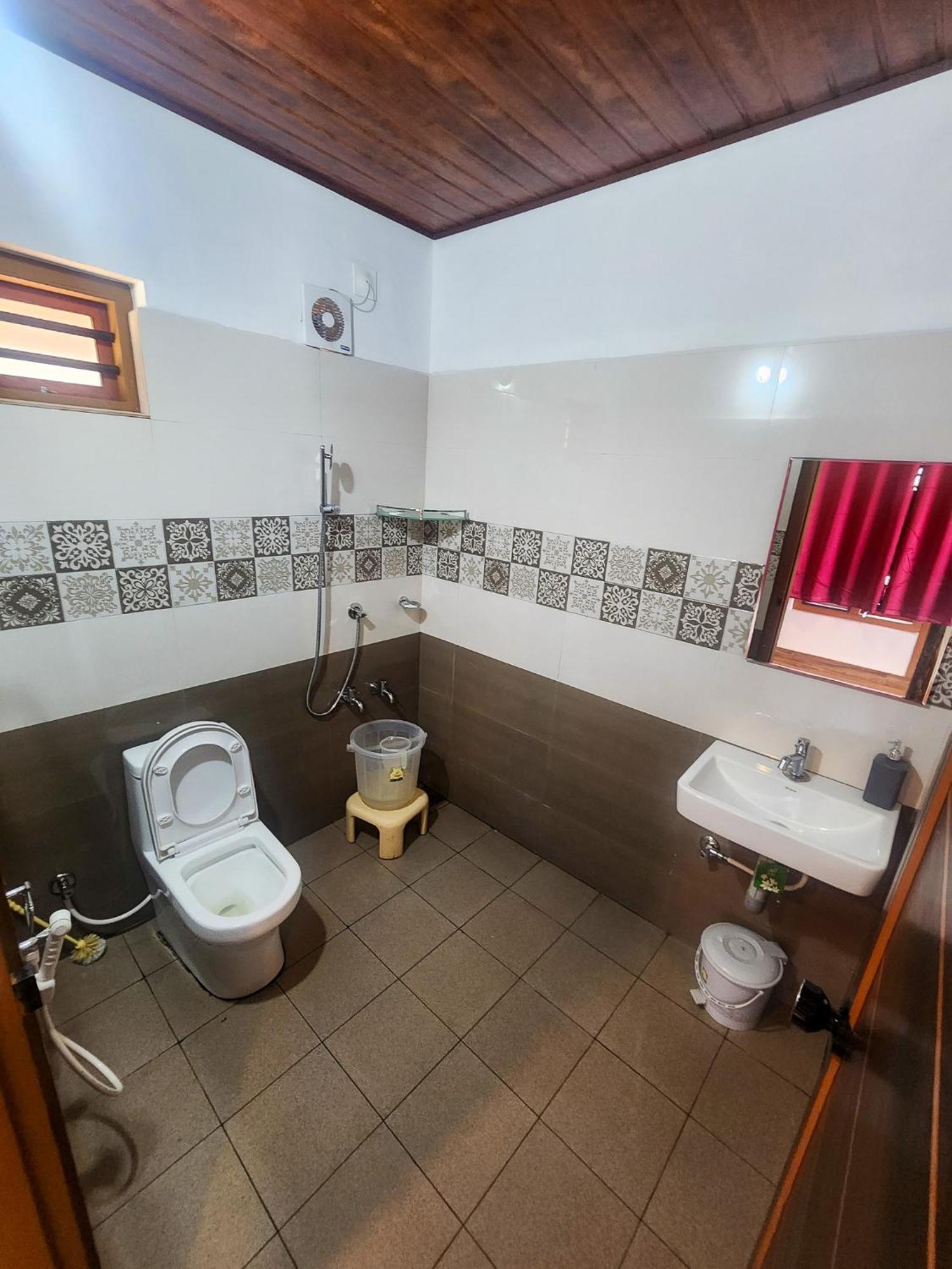 Celestial Heights Homestay Kurchi 외부 사진